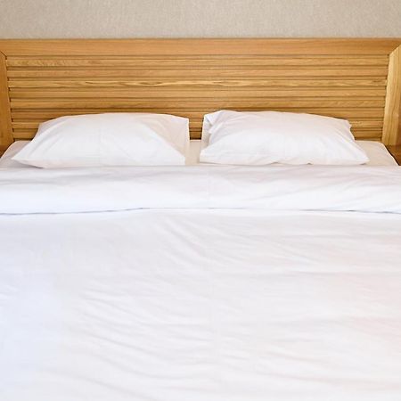 Hotel Eden ルムニク・サラト エクステリア 写真