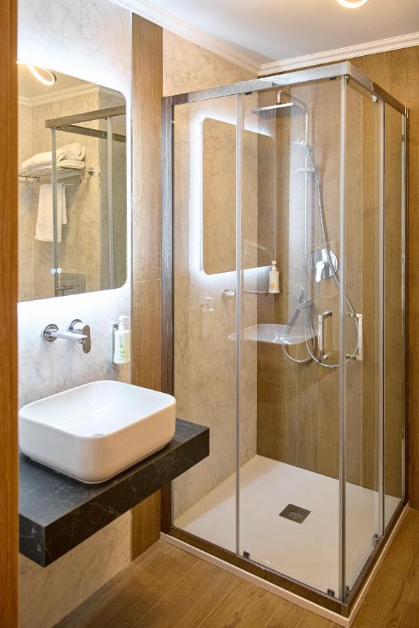 Hotel Eden ルムニク・サラト エクステリア 写真